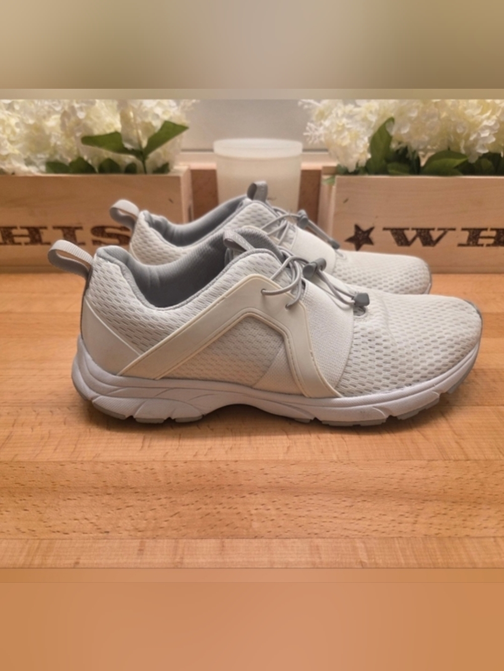 Vionic Berlin Supportive Active Sneaker Bungee Laces Women's Size 9